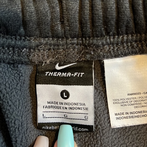 Nike Livestrong Sweats - Picture 3 of 3